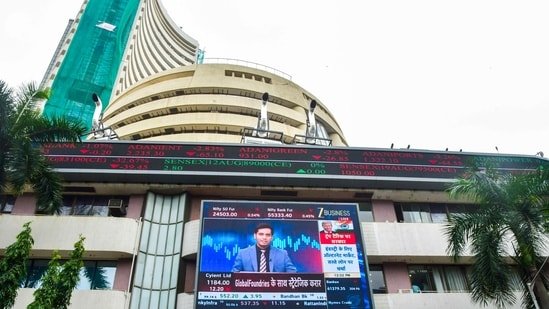 stock-market-today-|-sensex,-nifty-50-decline-0.5%-as-h-1b-woes-afflict-it-stocks