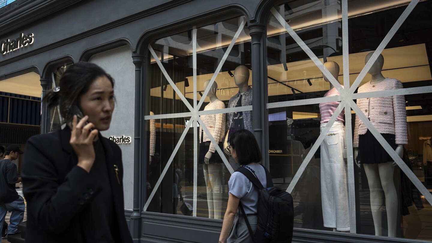 cancelan-clases-y-vuelos-en-el-sur-de-china-ante-la-llegada-del-supertifon-ragasa