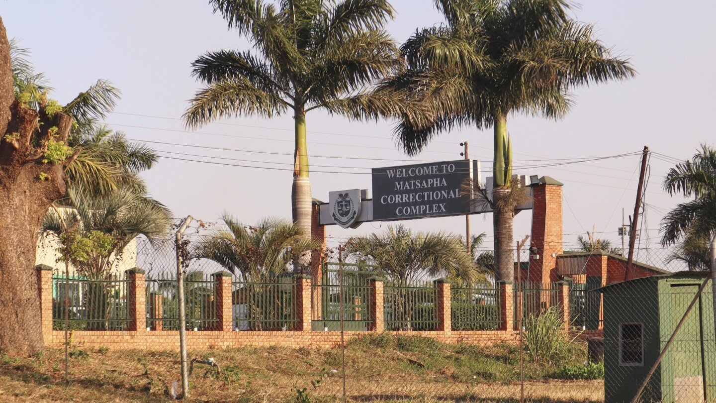 a-jamaican-man-deported-by-the-us-to-eswatini-has-been-repatriated,-authorities-say