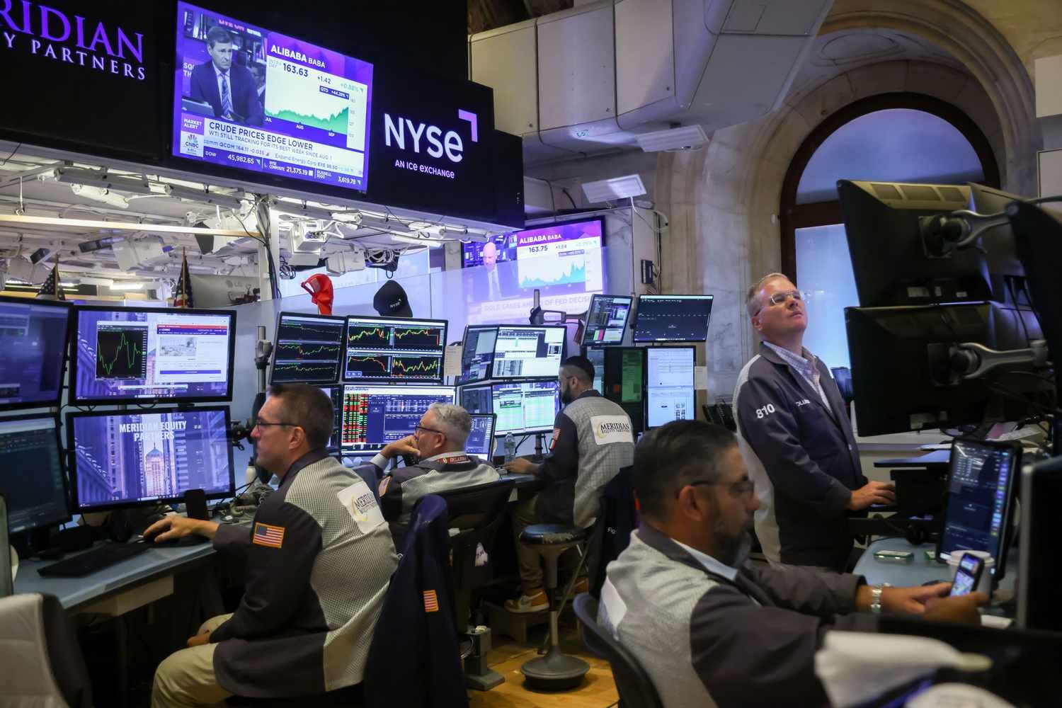 markets-news,-sep.-17,-2025:-stocks-end-mixed-after-federal-reserve-cuts-interest-rates;-dow-rises,-nasdaq,-s&p-500-slip