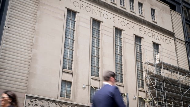 s&p/tsx-composite-index-reaches-record-high-as-energy-and-base-metals-sector-soars