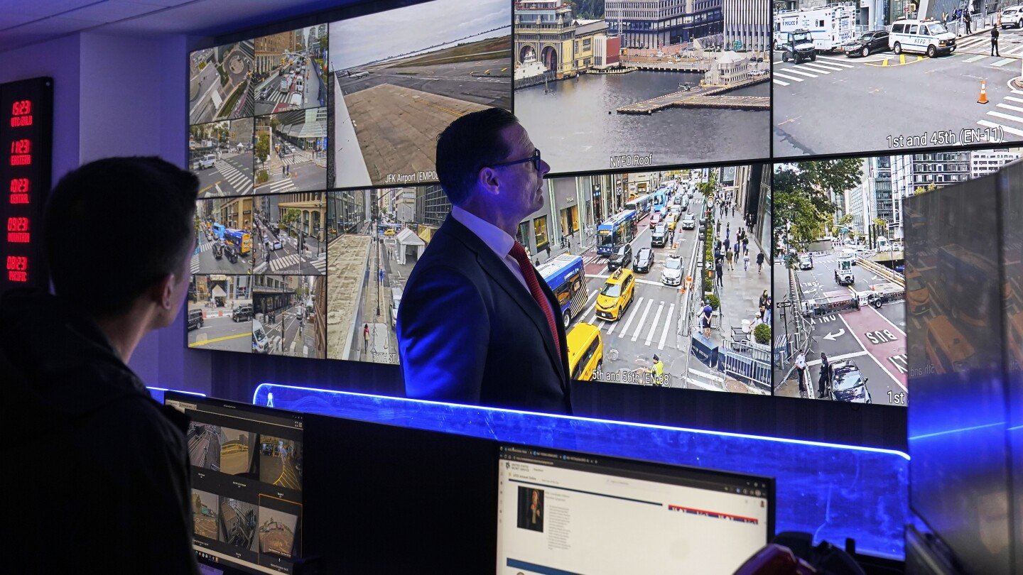 el-servicio-secreto-de-eeuu-desmantela-una-estructura-que-podia-colapsar-red-movil-en-nueva-york