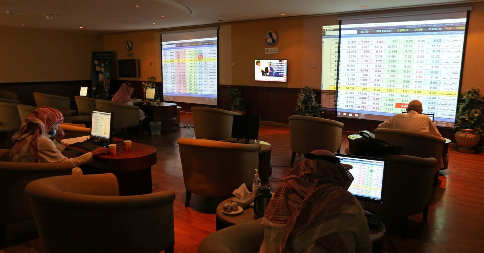 saudi-stocks-surge-on-foreign-ownership-cap-ease