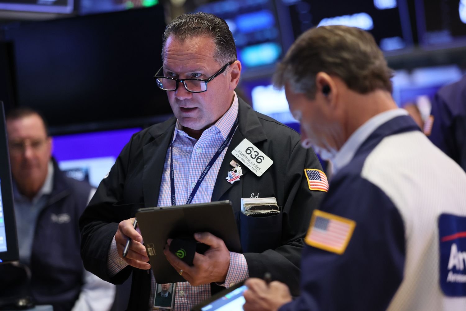dow-jones-today:-stock-futures-point-higher;-tech-shares-lead-rebound-on-ai-optimism