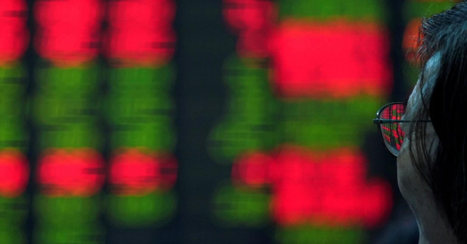 asian-stocks-slip-as-growth-concerns-cloud-outlook