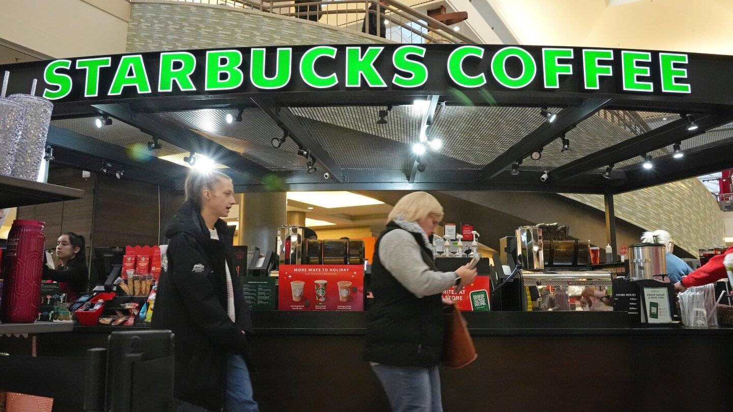 starbucks-to-close-stores,-lay-off-900-workers-as-part-of-turnaround-plan