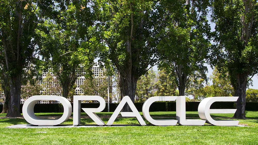 trump-signs-executive-order-backing-tiktok-deal-that-includes-oracle