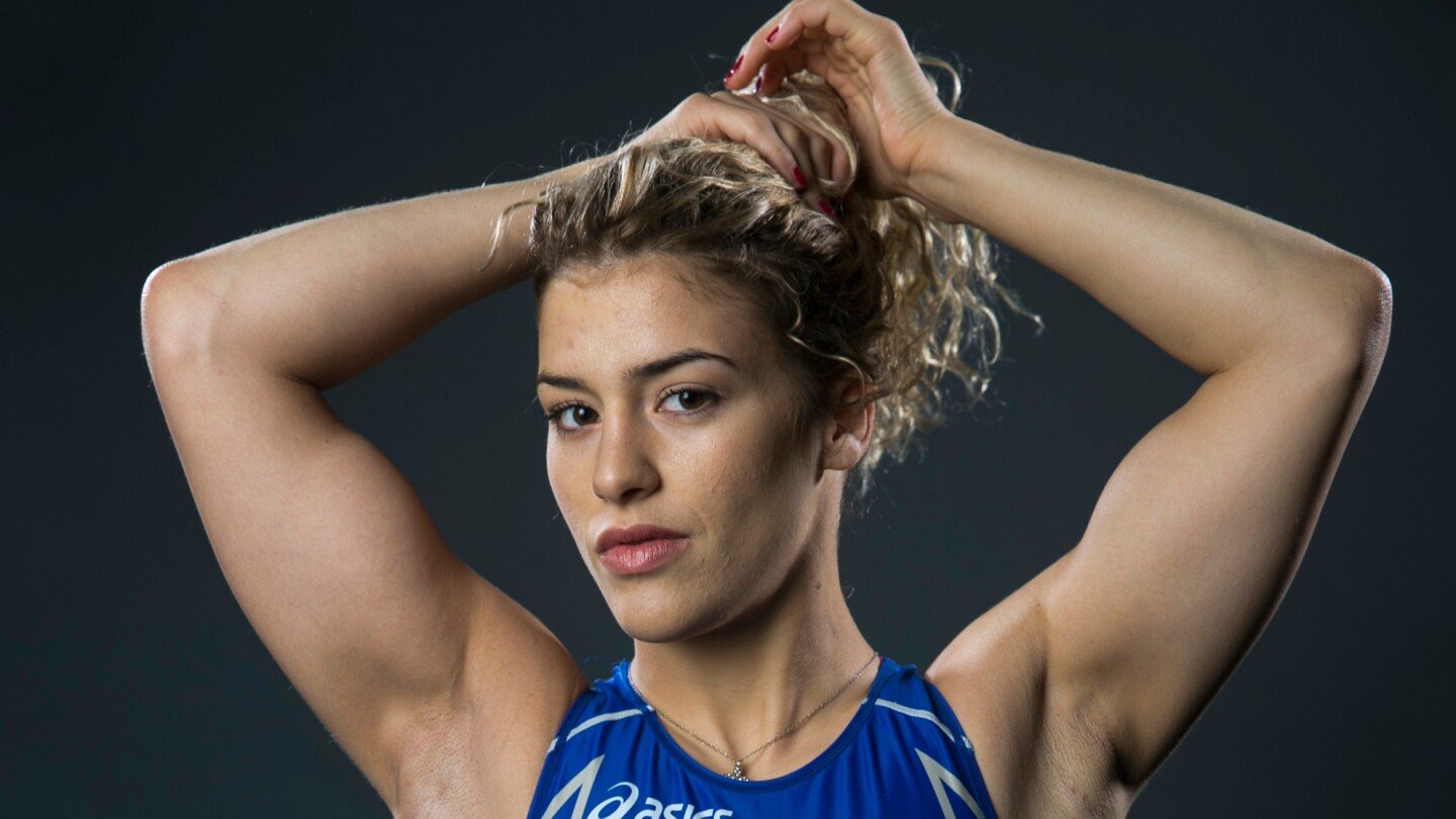 olympic-gold-medalist-helen-maroulis-signs-with-real-american-freestyle-wrestling