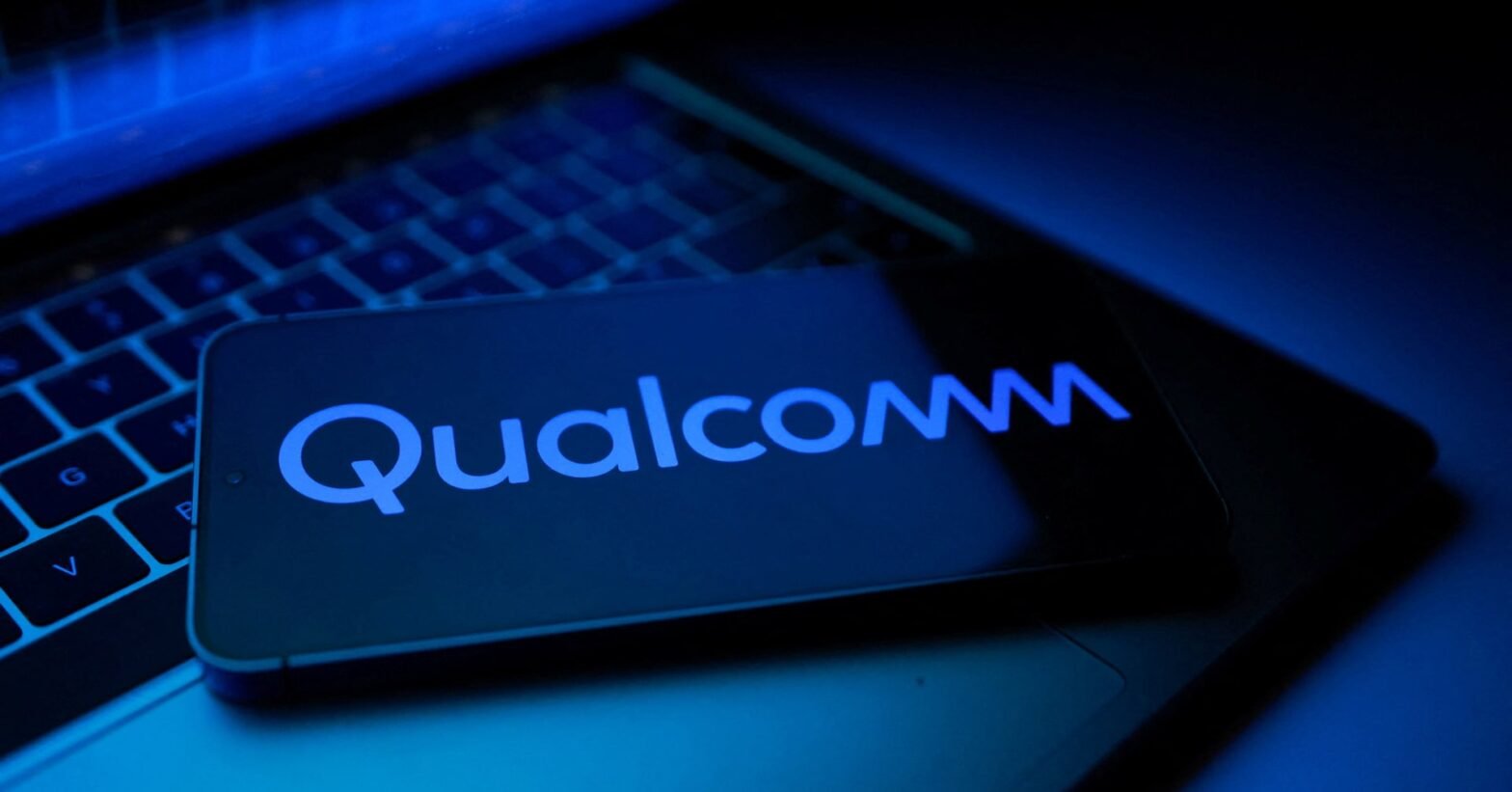 qualcomm-showcases-new-pc chip-with-features-aimed-at-business-market