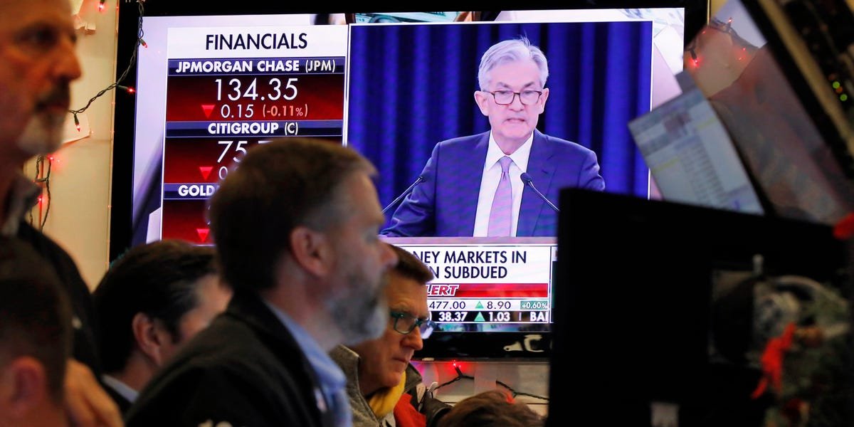 4-charts-show-just-how-high-stock-valuations-are-after-powell-comments