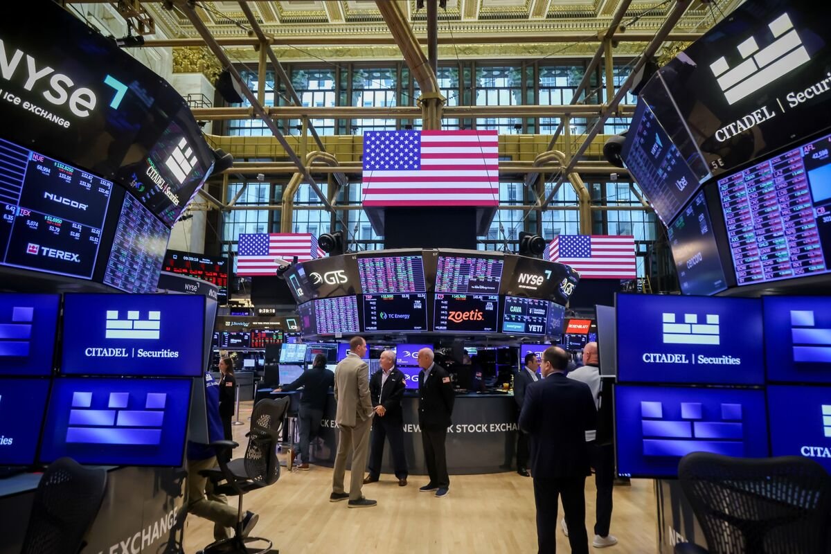 us-stock-rally-cools-as-october-turbulence,-earnings-season-loom