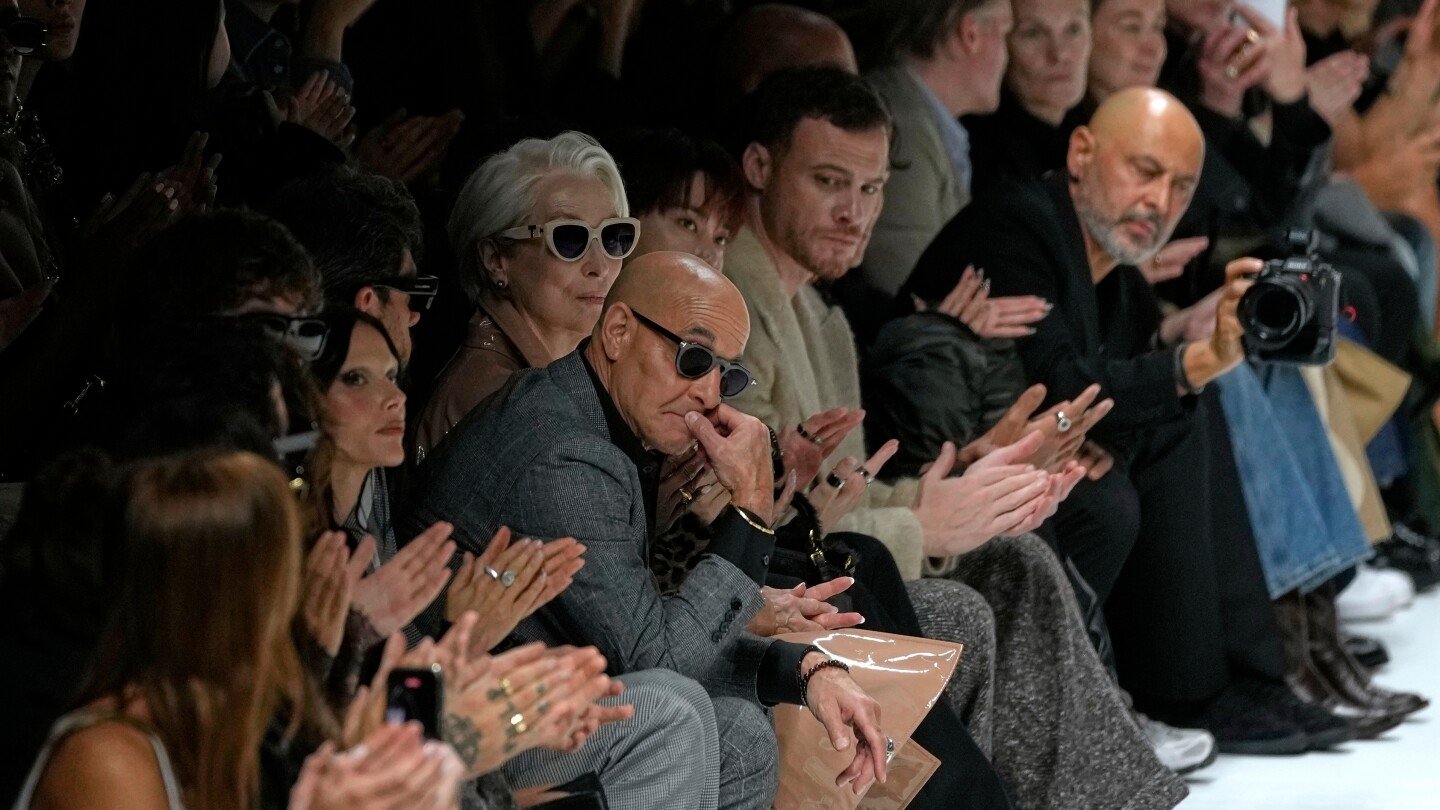 the-devil-wears-dolce-&-gabbana-in-milan-as-meryl-streep-is-filmed-at-catwalk-show-for-movie-sequel