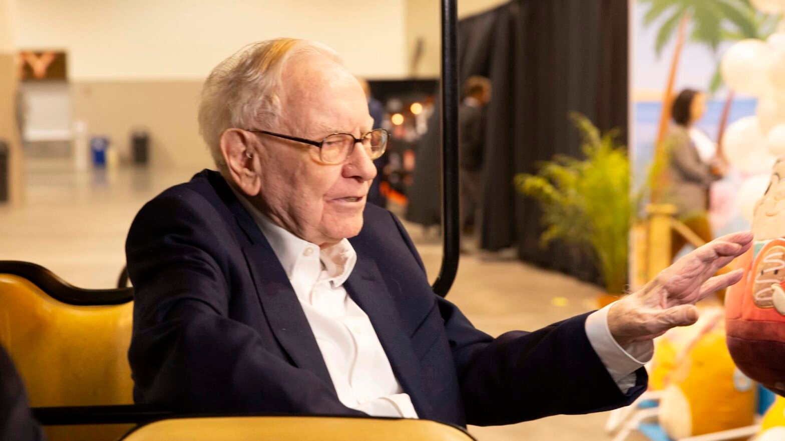 ‘buffett-indicator’-for-stock-valuation-passes-200%,-beyond-level-he-once-said-is-‘playing-with-fire’