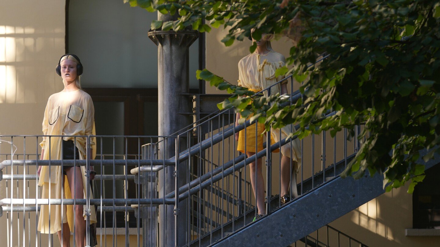 liberatore-puts-models-on-emergency-escape,-drawing-attention-to-global-chaos