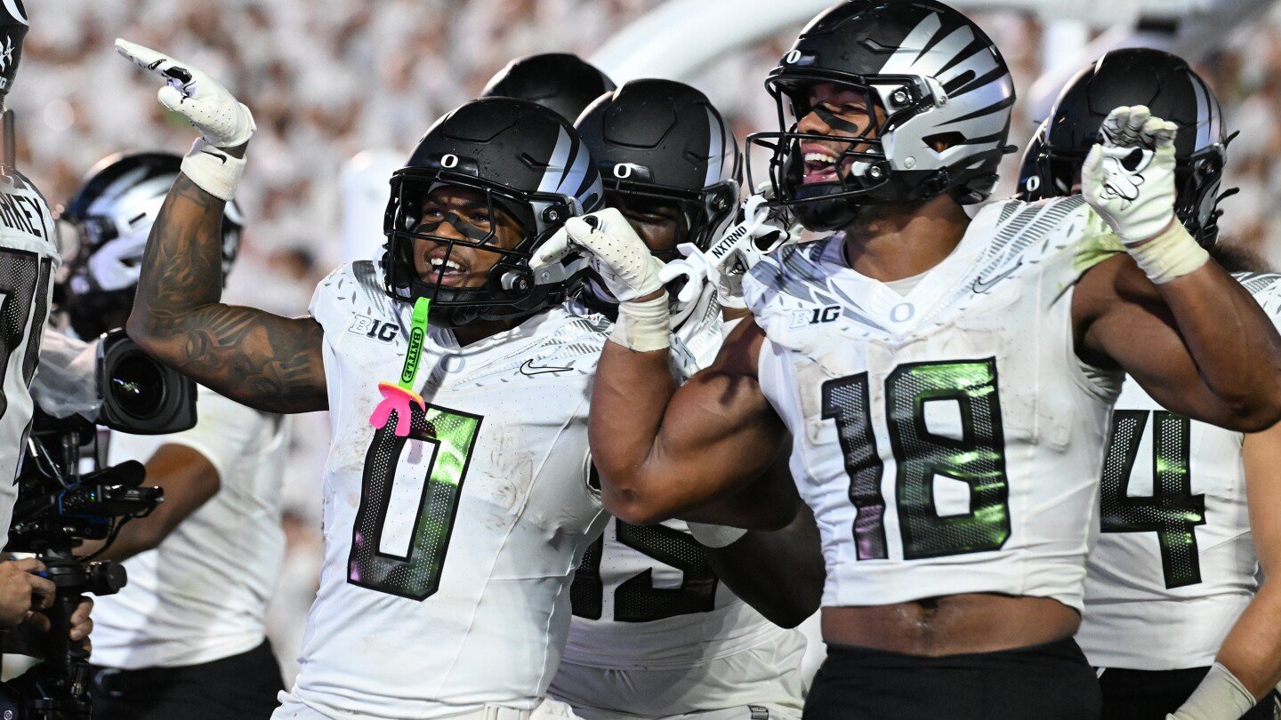 oregon-moves-to-no.-2-behind-buckeyes-in-ap-poll;-rebels,-sooners-join-top-5;-alabama-back-in-top-10