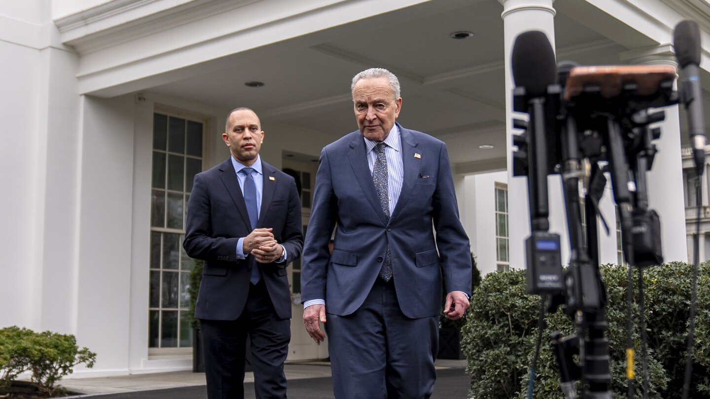 shutdown-standoff-deepens-ahead-of-crucial-meeting-at-the-white-house