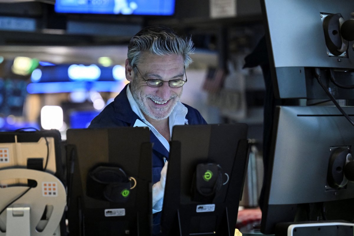 stock-market-today:-stocks-rise-as-government-shutdown-threat-looms