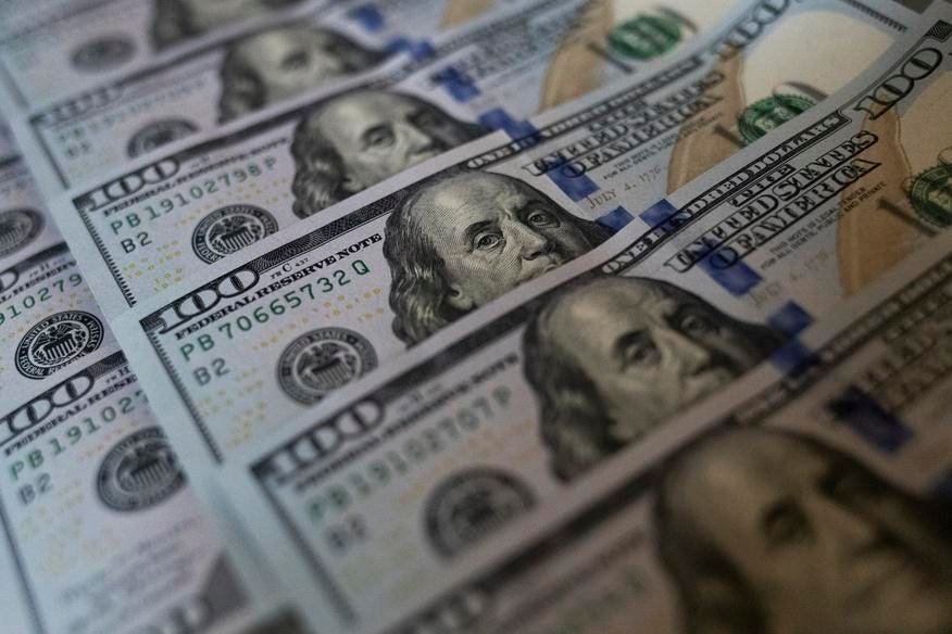 record-stock-market-gains-and-dollar-dynamics-in-2025