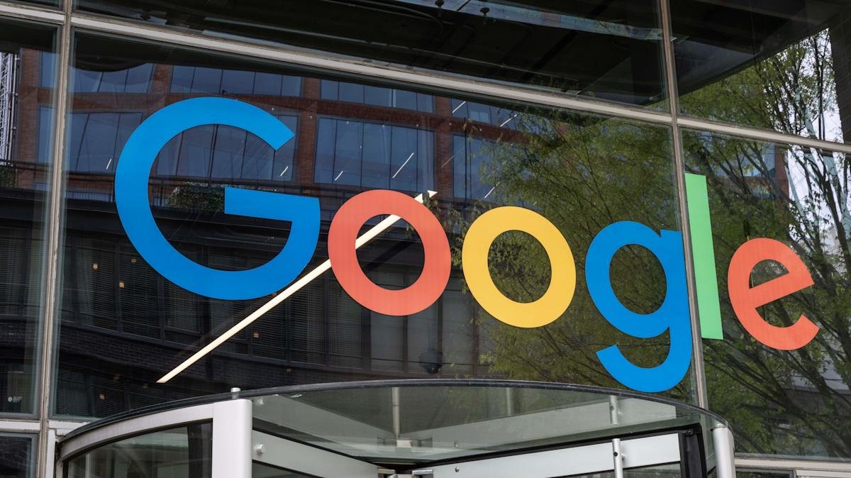 alphabet-stock-eyes-best-quarter-in-20-yrs,-oil-slides,-semtech