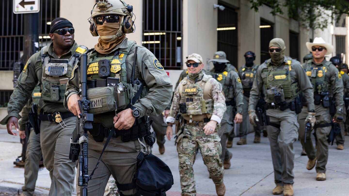 escalation-of-chicago-immigration-operations-lead-to-claims-of-discriminatory-stops