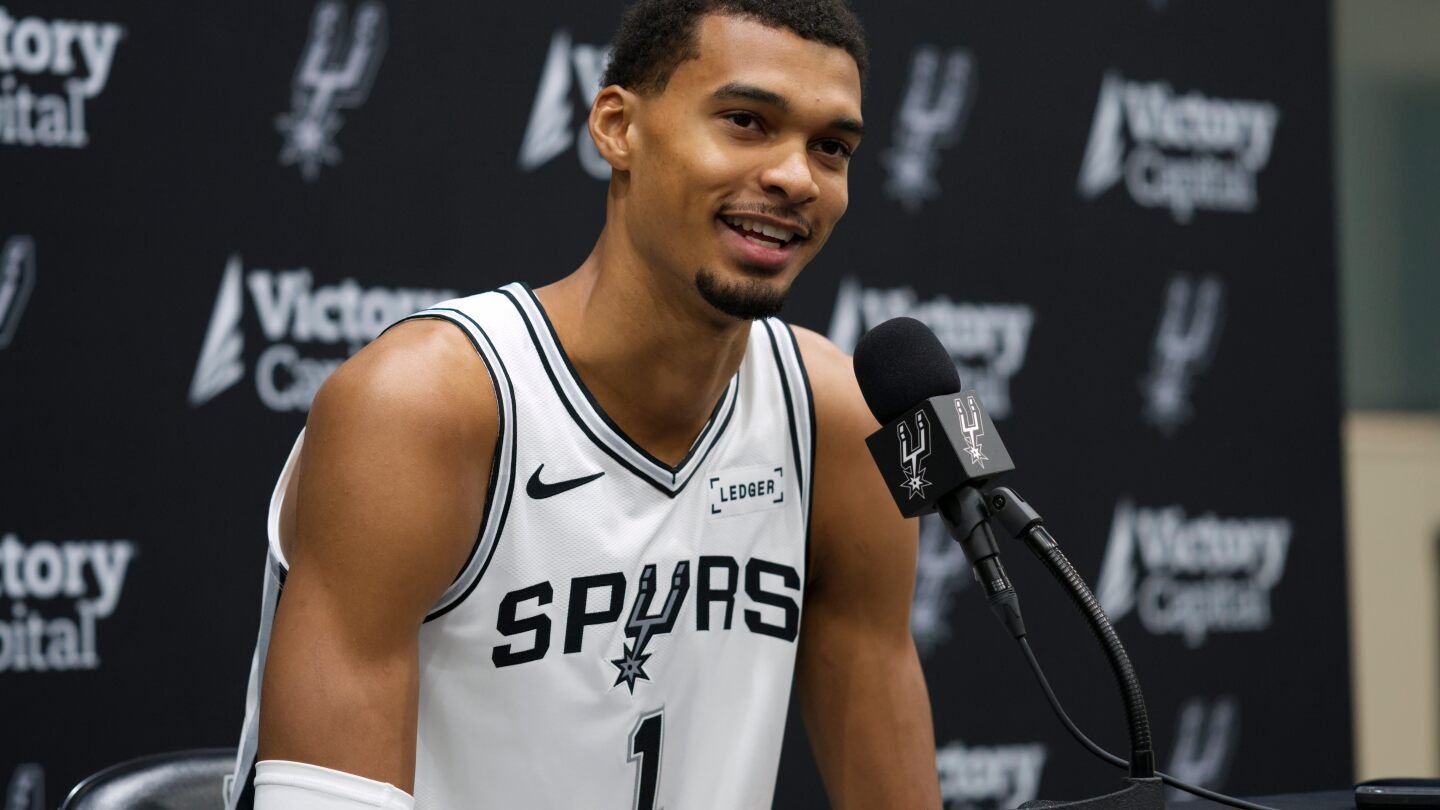 wembanyama-healthier,-happier-and-even-taller-after-returning-from-surgery-for-deep-vein-thrombosis