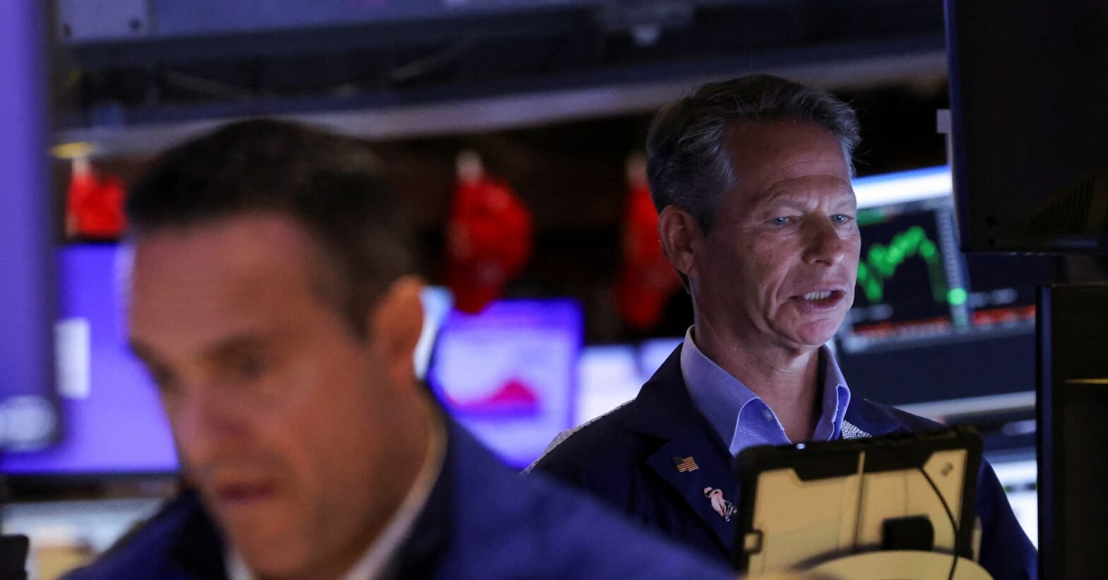 wall-street-futures-fall-as-clock-ticks-to-us-government-shutdown