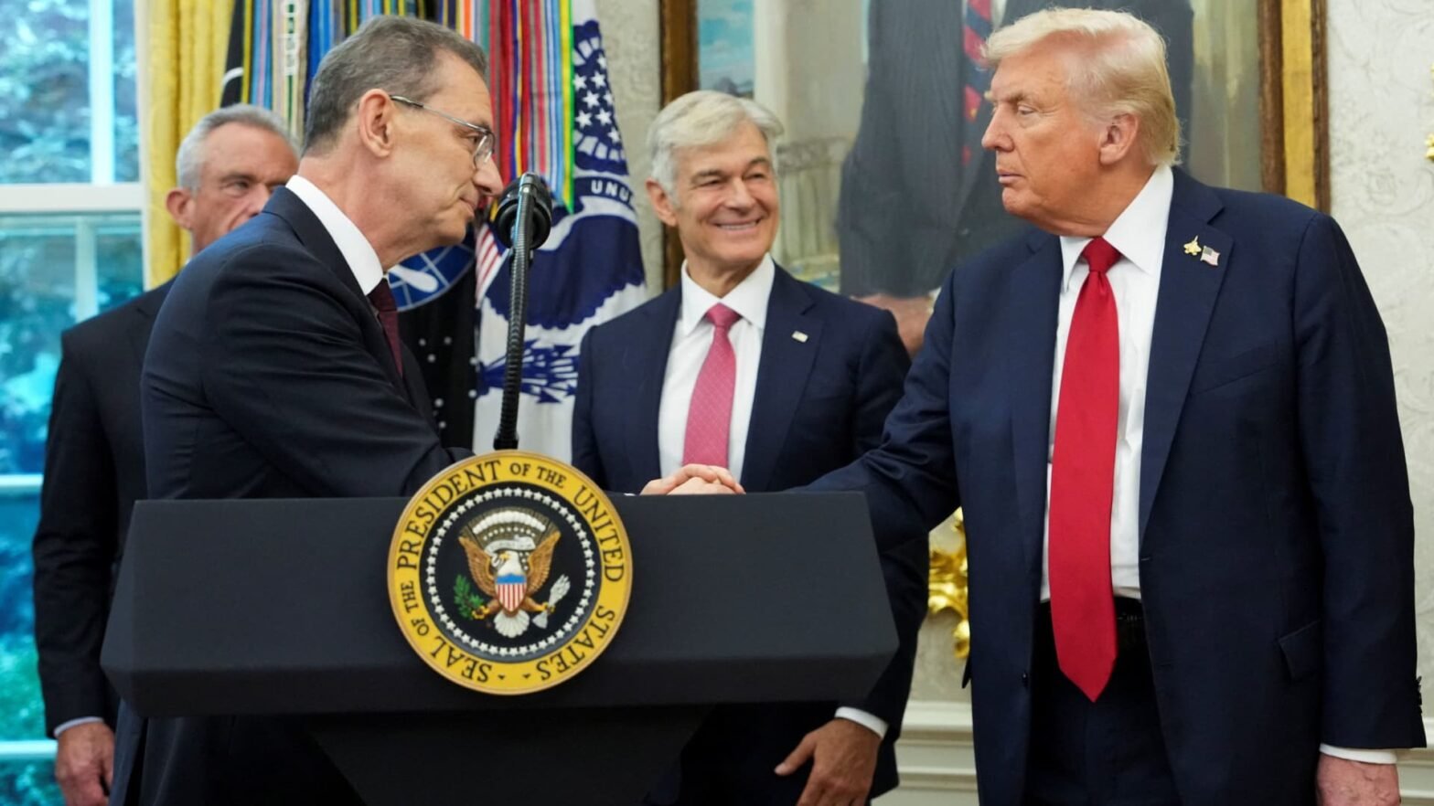 us.-government-shuts-down,-nike-earnings,-trumprx-and-more-in-morning-squawk