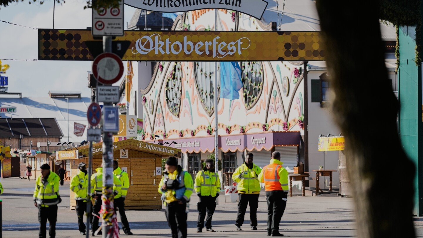 munich-oktoberfest-fairgrounds-closed-after-bomb-threat-and-deadly-explosion