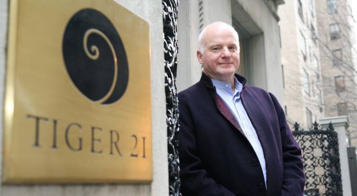 ultra-rich-americans-ditching-stocks-and-real-estate,-says-investing-legend-—-5-assets-they’re-using-to-shockproof