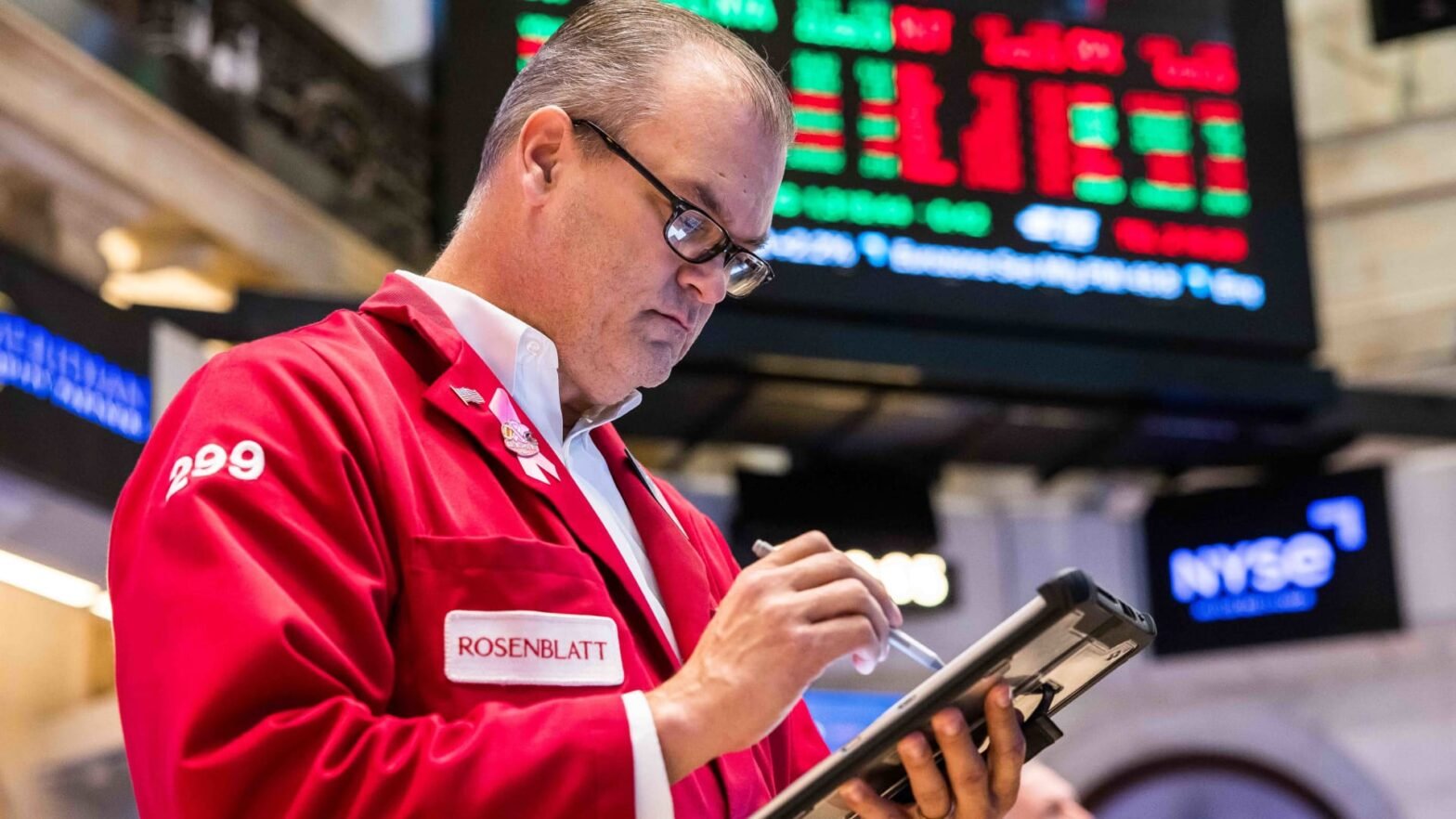 stock-futures-are-little-changed-as-investors-look-past-government-shutdown:-live-updates