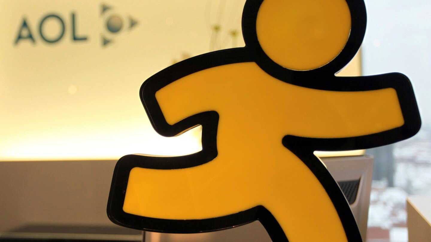 aol’s-dial-up-internet-takes-its-last-bow,-marking-the-end-of-an-era