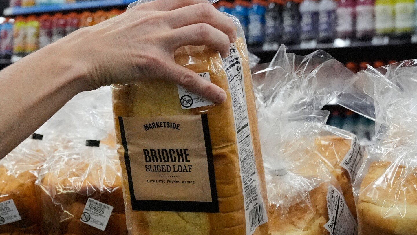walmart-sets-a-timeline-for-removing-synthetic-dyes-and-other-additives-from-its-food-brands
