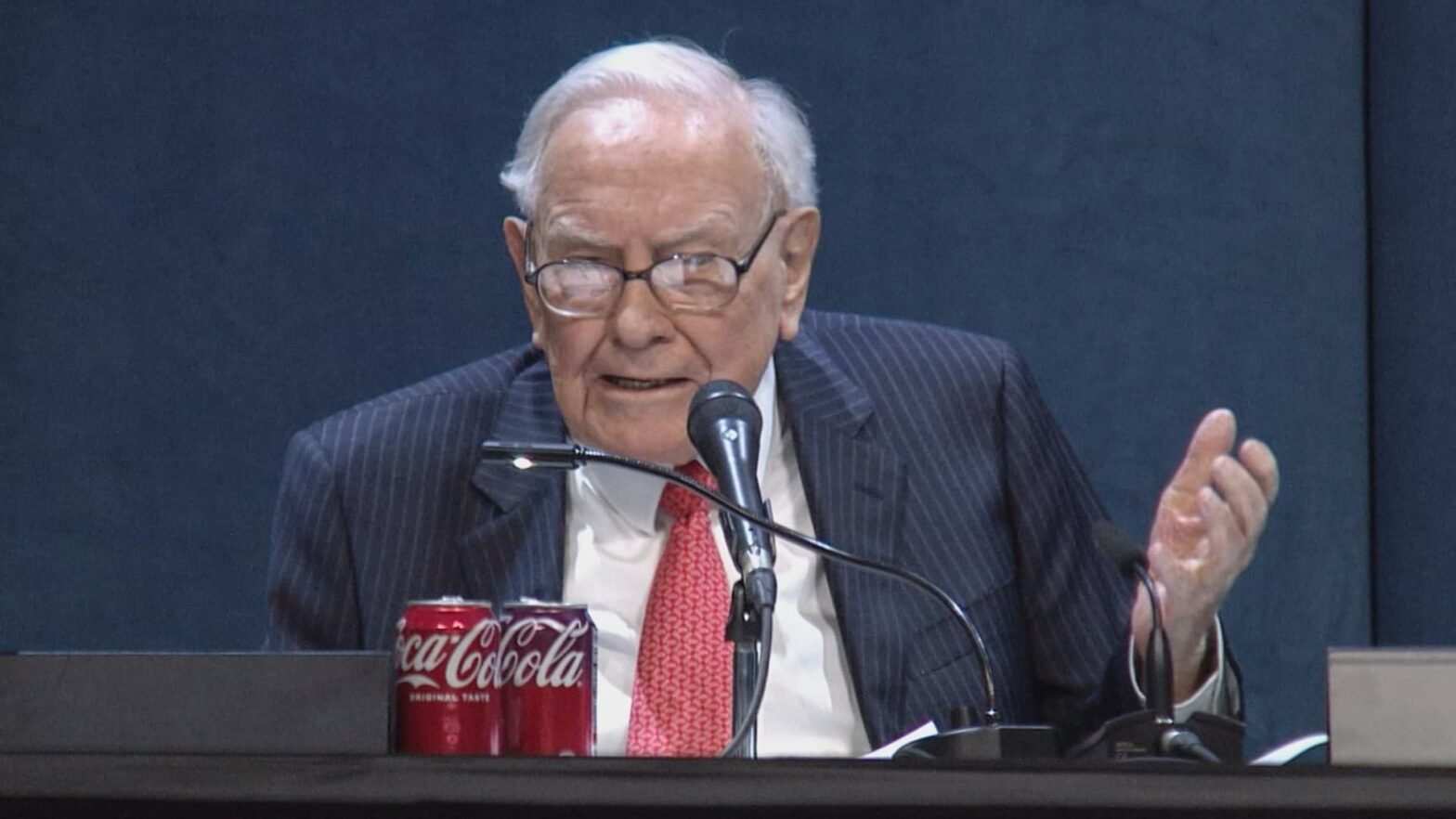 berkshire-buys-oxychem,-ev-sales-hit-records,-amazon’s-grocery-push-and-more-in-morning-squawk