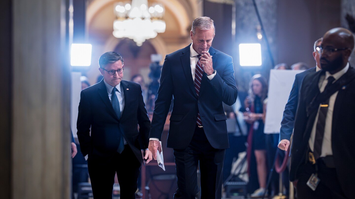 hopes-fade-for-quick-end-to-shutdown-as-trump-readies-layoffs-and-cuts