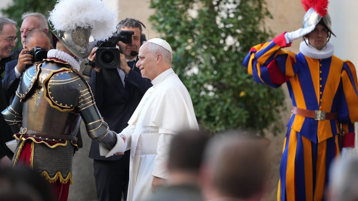 pope-lends-star-power-to-swiss-guards-swearing-in-ceremony-as-his-army-struggles-to-find-recruits