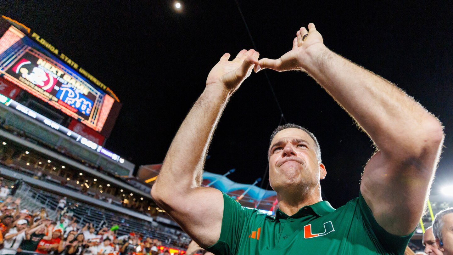 texas-and-penn-state-fall-out-of-ap-top-25,-miami-jumps-oregon-to-no.-2-behind-ohio-state