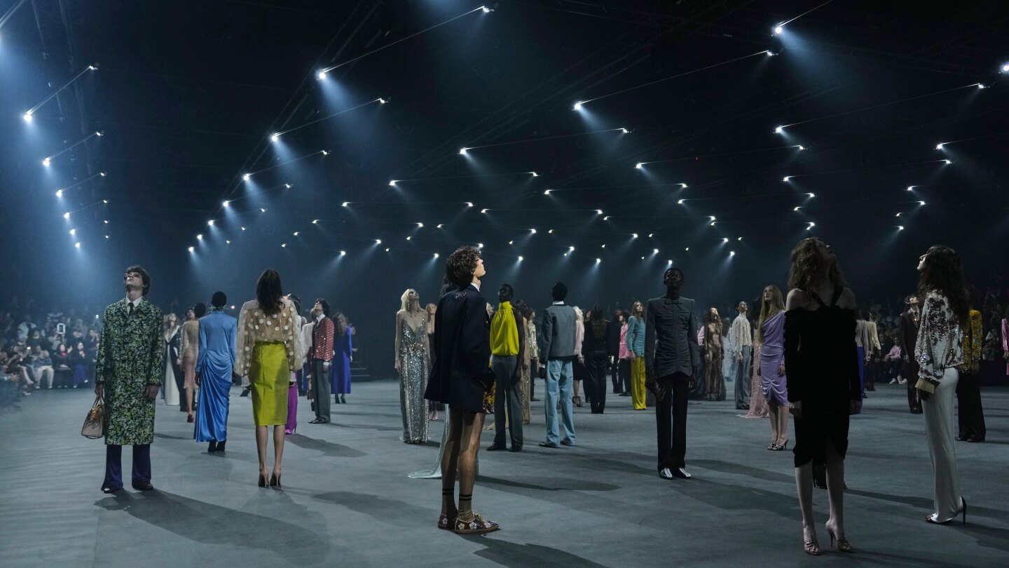 valentino’s-‘fireflies’-by-alessandro-michele-puts-70s-silhouettes-in-the-paris-spotlight