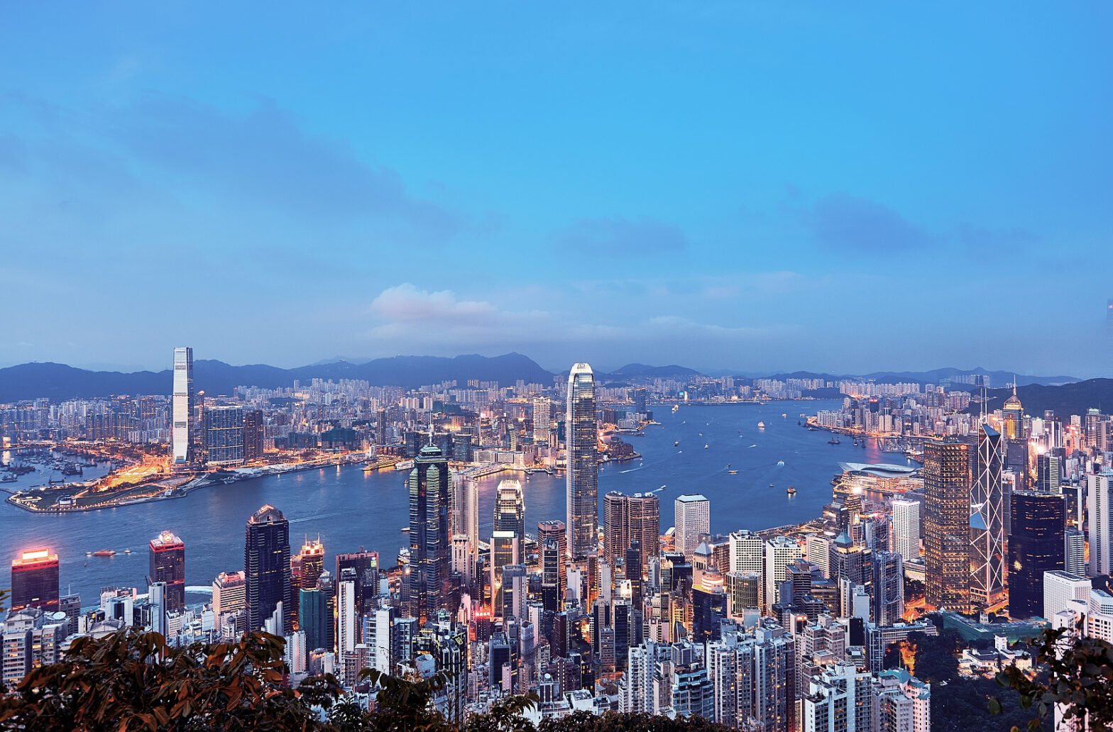 seesaw-effect-emerges-in-the-asia-pacific-markets!-three-key-variables-may-influence-the-hong-kong-stock-market-landscape—could-they-disrupt-the-upward-trend?