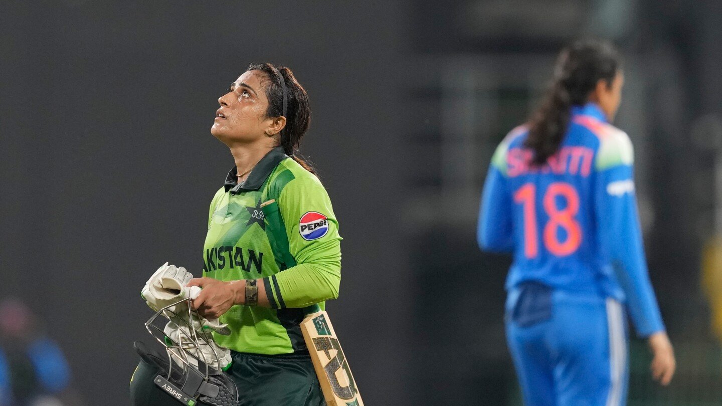 pakistan’s-sidra-amin-reprimanded-for-breaching-icc-code-of-conduct-against-india