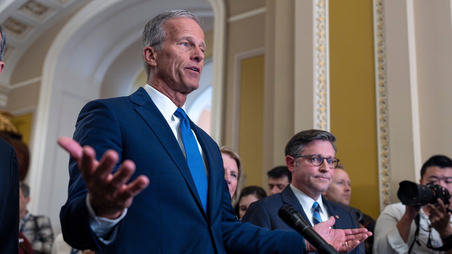 federal-government-shutdown-grinds-into-a-second-week,-but-quiet-talks-emerging
