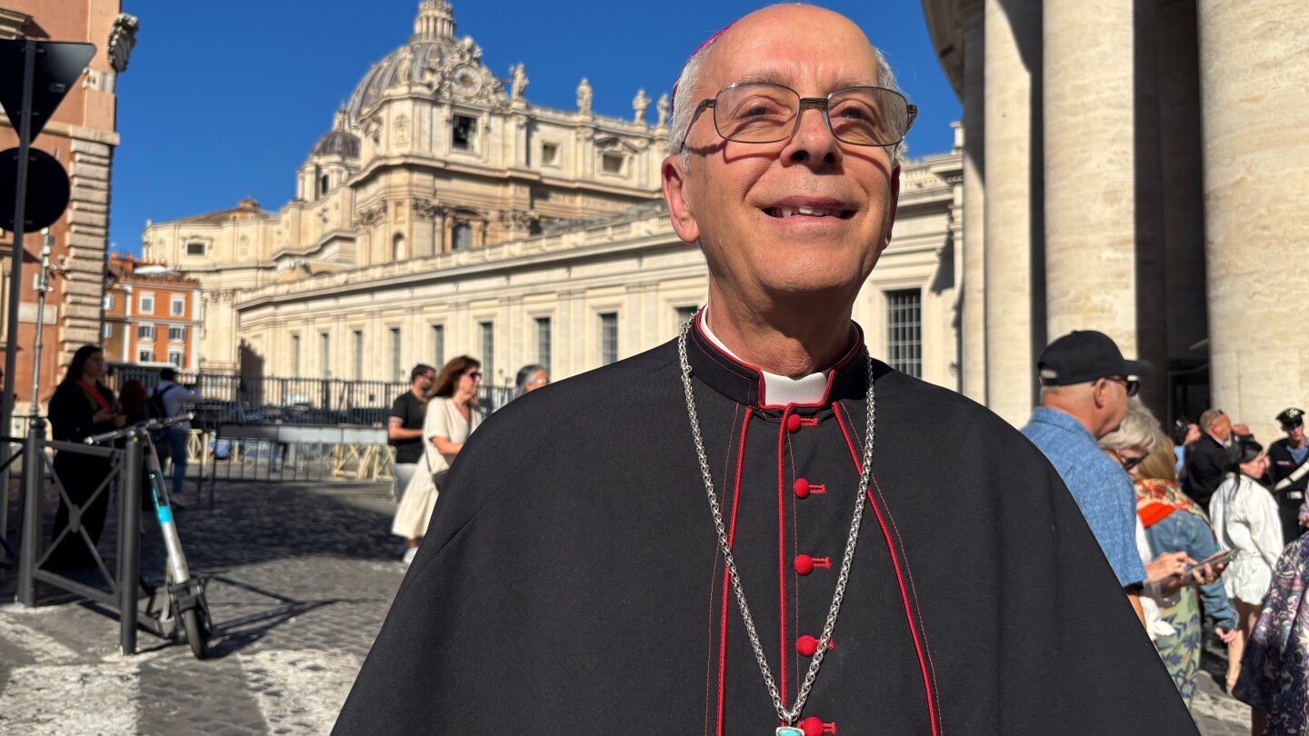 el-paso-bishop-brings-pope-leo-xiv-desperate-letters-from-migrants-in-crosshairs-of-us-crackdown