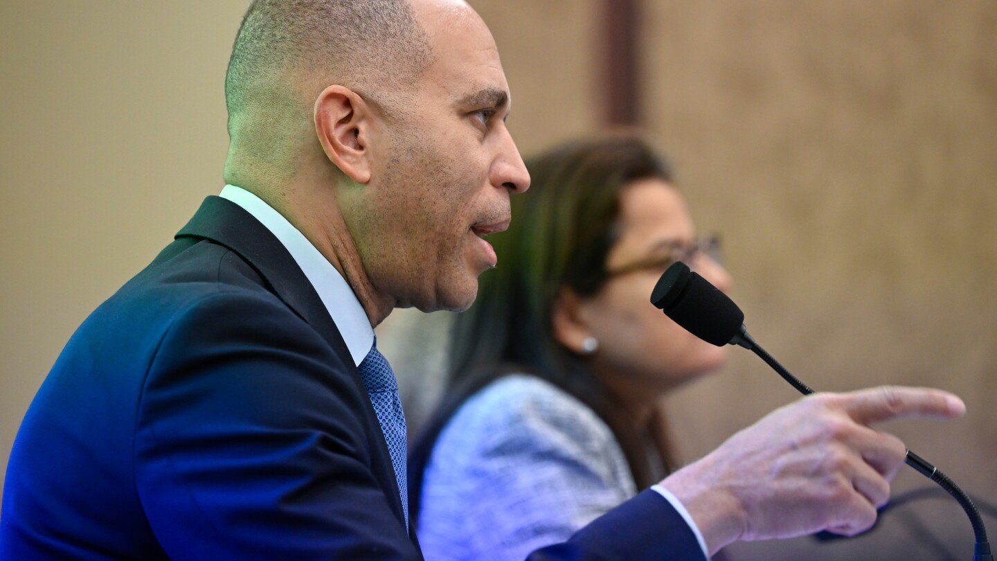 el-cierre-del-gobierno-federal-entra-en-su-segunda-semana,-pero-surgen-conversaciones-discretas