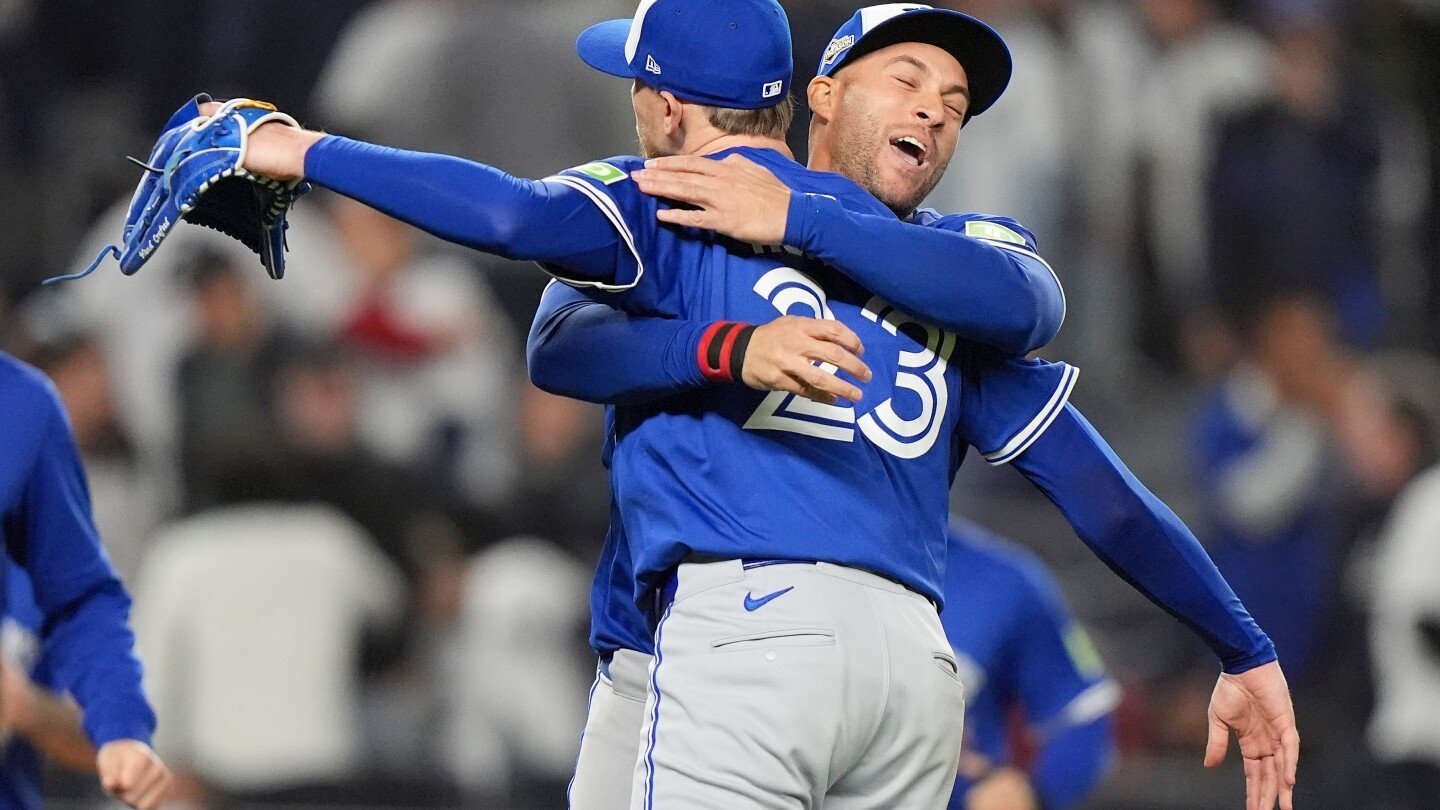blue-jays-beat-yankees-5-2-in-game-4-to-reach-first-alcs-since-2016
