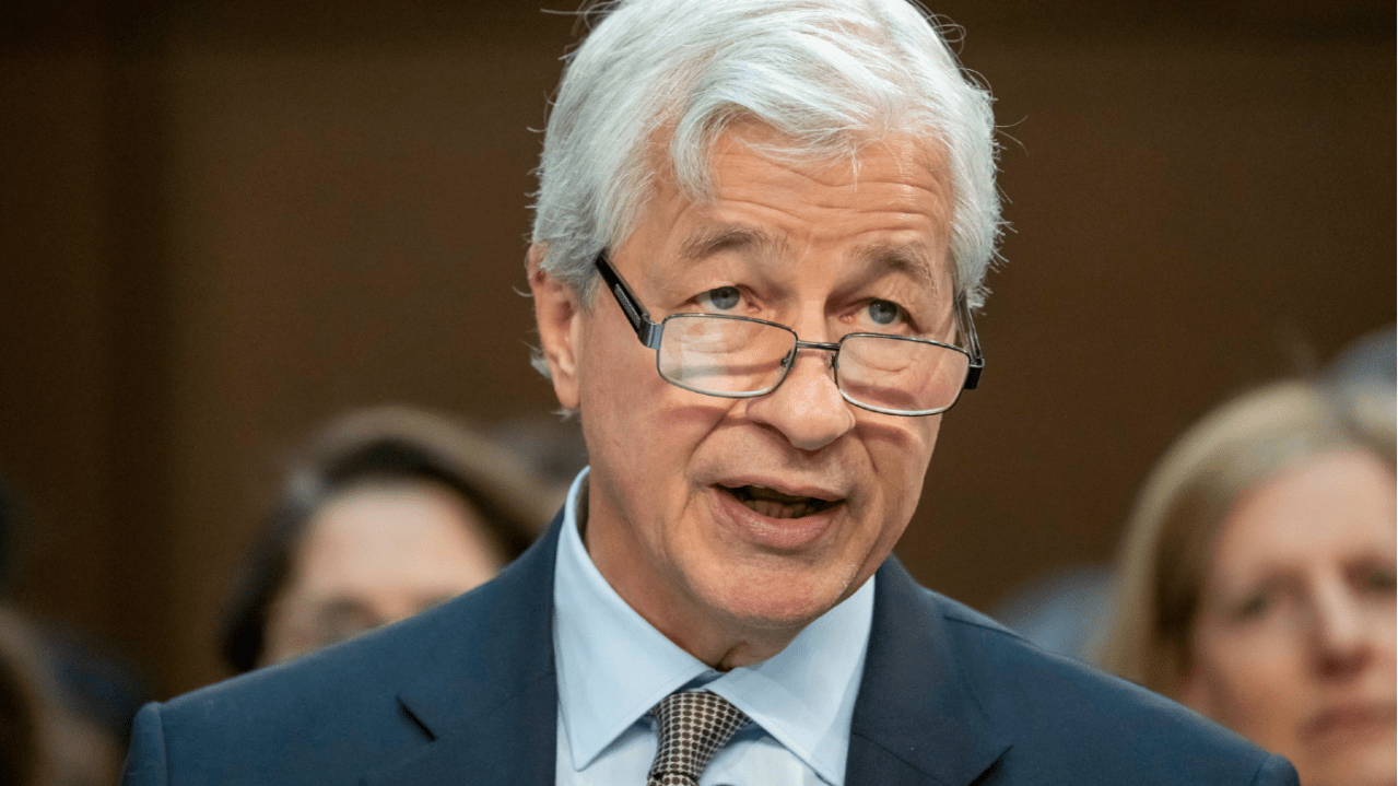 jamie-dimon-says-he’s-‘far-more-worried-than-others’-about-stock-market-decline