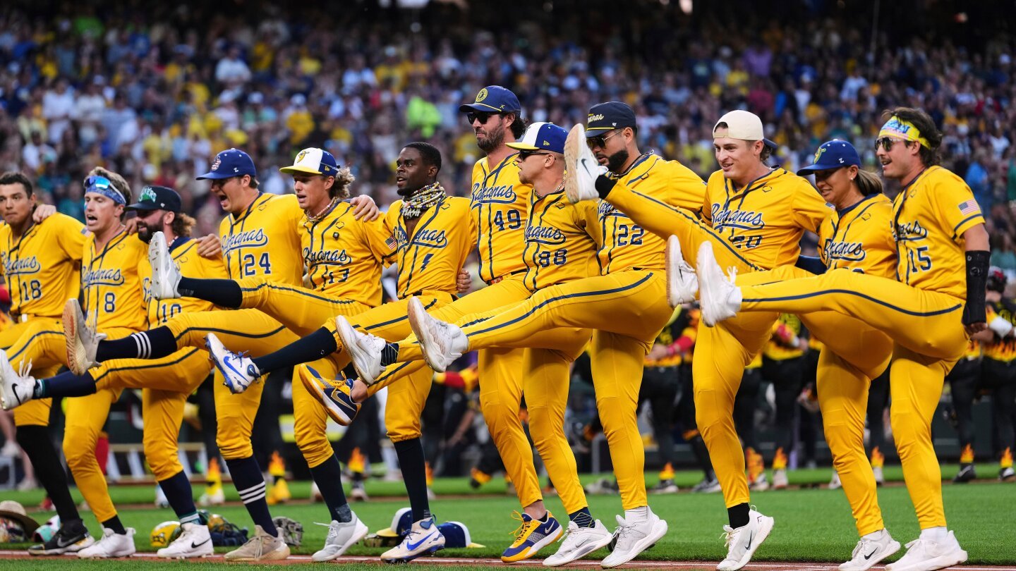 savannah-bananas-will-be-joined-by-5-barnstorming-teams-in-2026-as-banana-ball-continues-to-grow