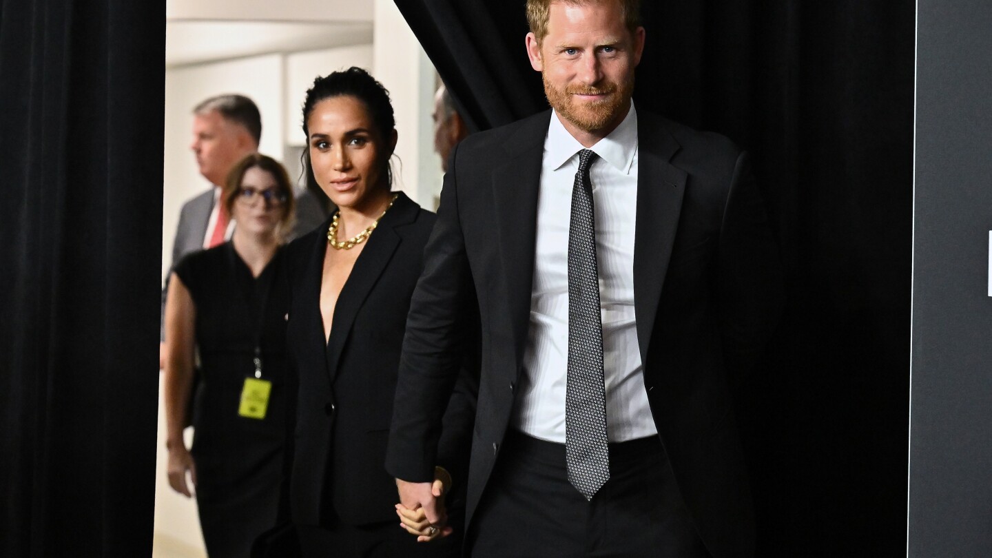 prince-harry-and-meghan-markle-ask-families-to-join-fight-against-predatory-social-media-policies