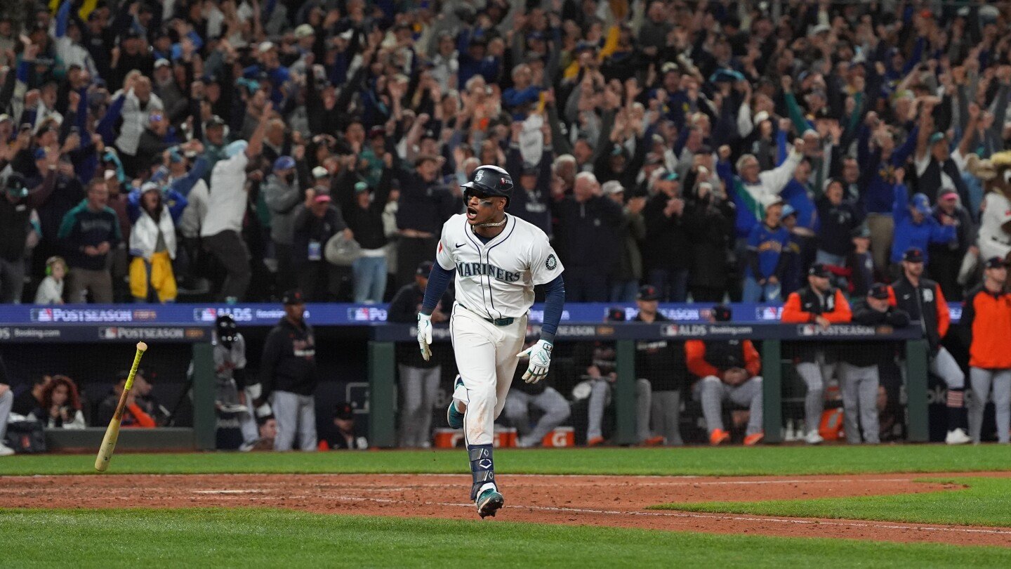 polanco-hits-winning-single-in-the-15th-inning-as-the-mariners-beat-the-tigers-to-advance-to-alcs