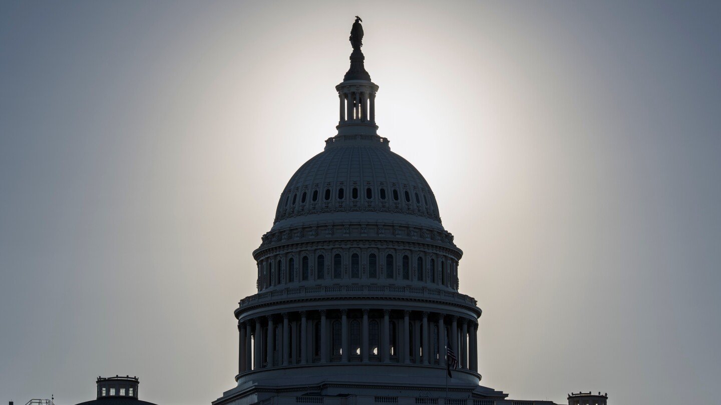 ap-reader-question:-what-if-essential-federal-workers-don’t-show-up-for-work?