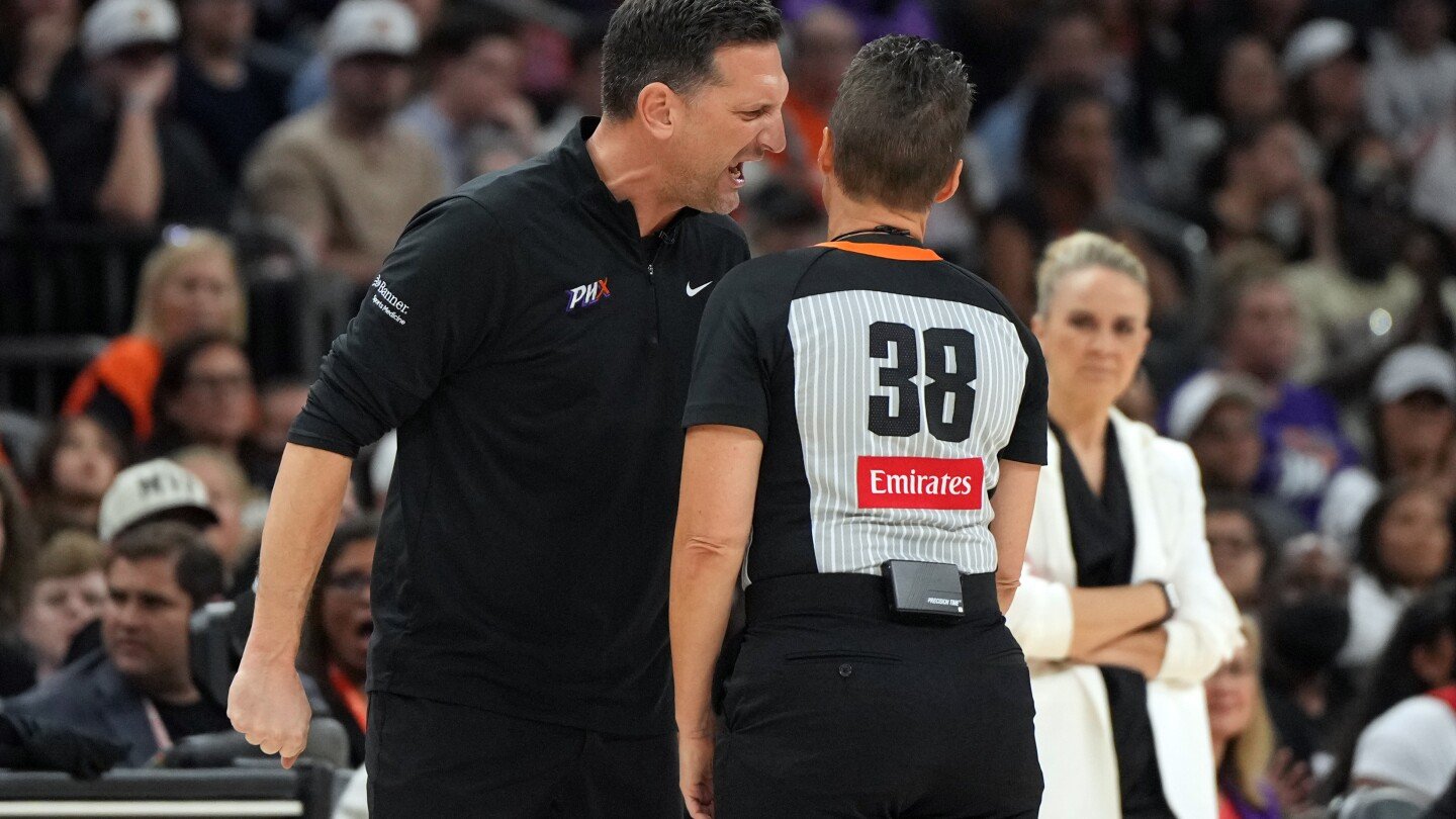 phoenix-mercury-coach-nate-tibbetts-ejected-from-wnba-finals-game-4-after-heated-argument