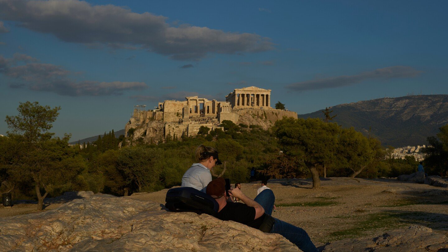 greece’s-famed-parthenon-free-of-scaffolding-for-first-time-in-decades